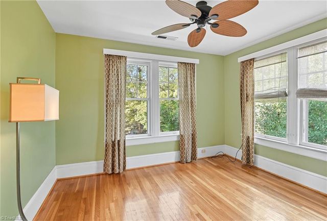 1102 Hawthorne Road, Winston-salem, NC 27103