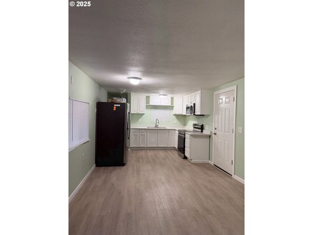 7409 Se 82ND Ave 4, Portland, OR 97266