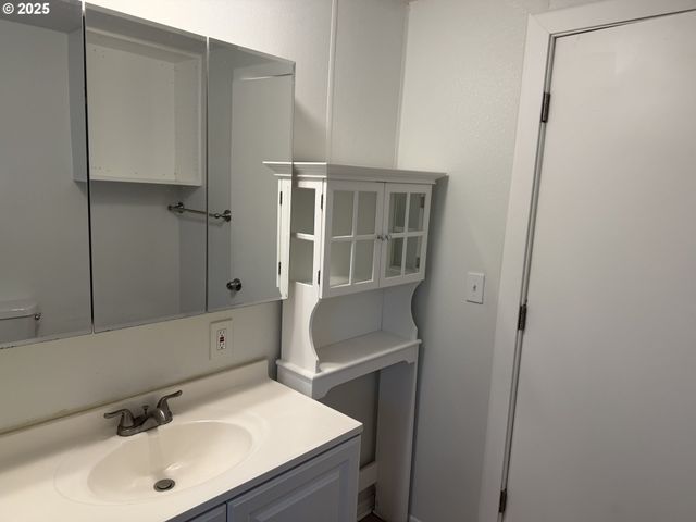 7409 Se 82ND Ave 4, Portland, OR 97266