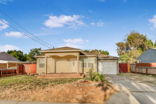 136 Village Rd, Modesto, CA 95354