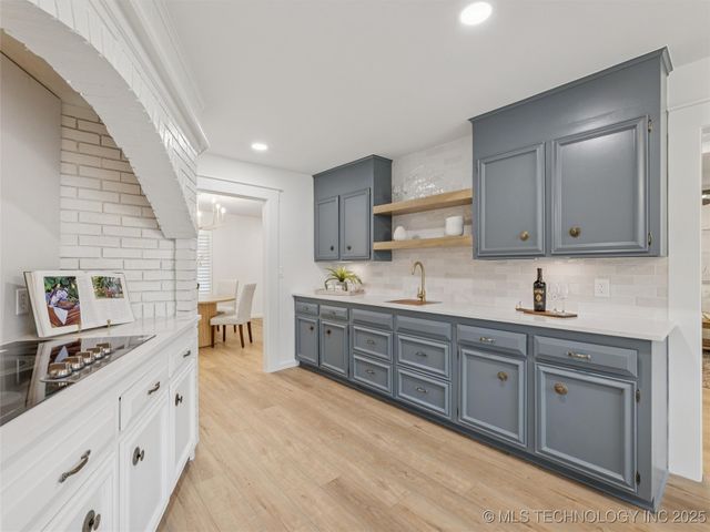 7432 E 68th Place, Tulsa, OK 74133