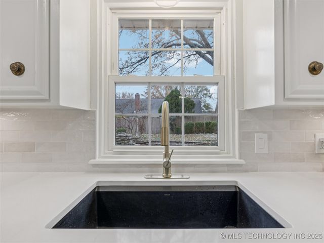 7432 E 68th Place, Tulsa, OK 74133