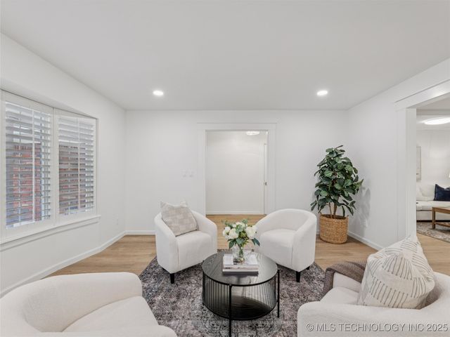 7432 E 68th Place, Tulsa, OK 74133