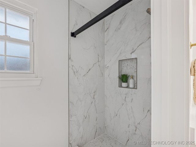 7432 E 68th Place, Tulsa, OK 74133