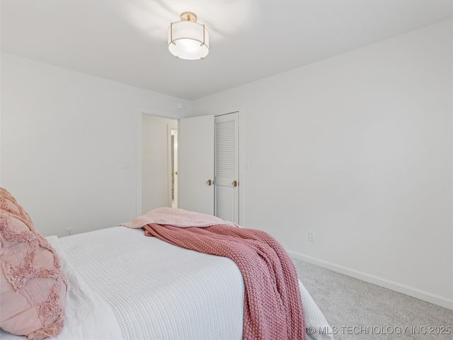 7432 E 68th Place, Tulsa, OK 74133