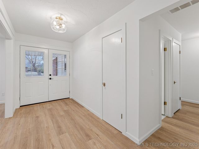 7432 E 68th Place, Tulsa, OK 74133