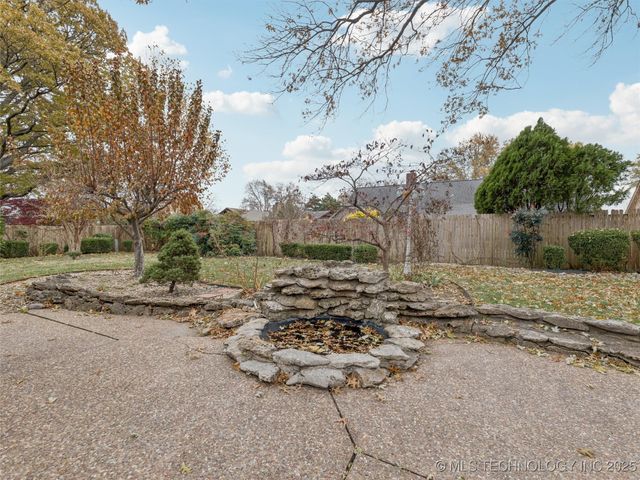 7432 E 68th Place, Tulsa, OK 74133