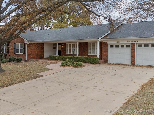 7432 E 68th Place, Tulsa, OK 74133