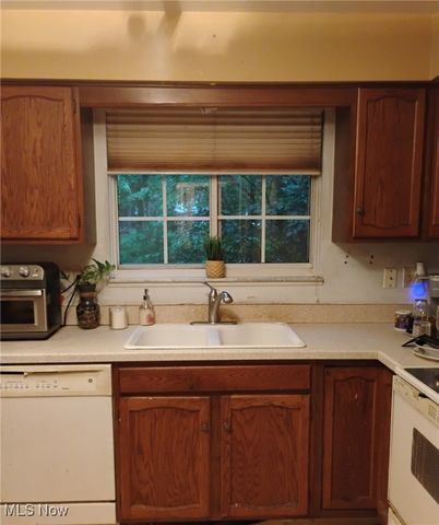 237 Greenbriar Court, Euclid, OH 44143