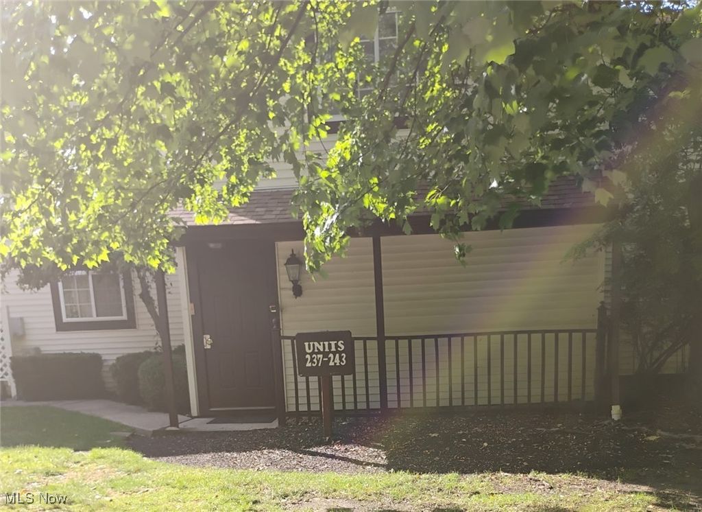 237 Greenbriar Court, Euclid, OH 44143