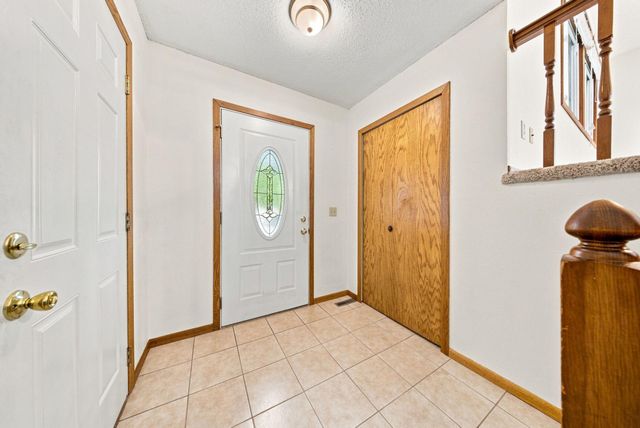 2643 Guthrie Avenue N, Oakdale, MN 55128