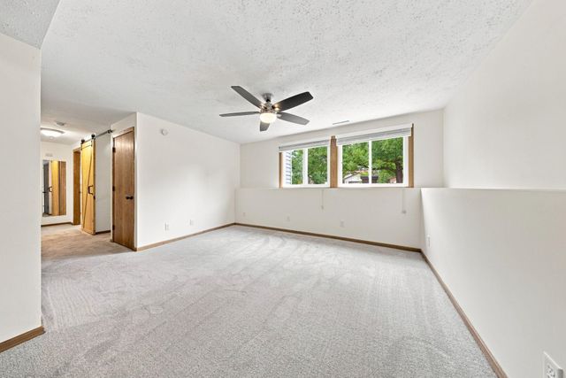 2643 Guthrie Avenue N, Oakdale, MN 55128