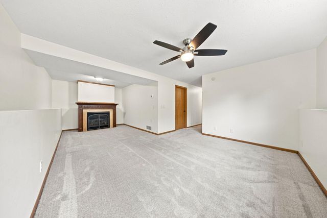 2643 Guthrie Avenue N, Oakdale, MN 55128