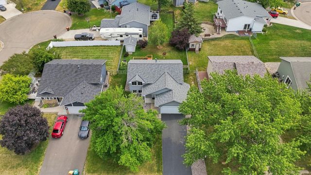 2643 Guthrie Avenue N, Oakdale, MN 55128