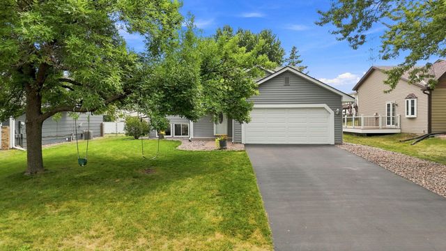 2643 Guthrie Avenue N, Oakdale, MN 55128