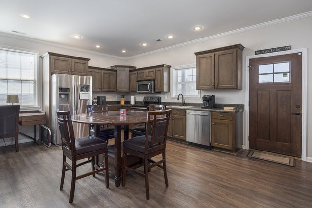 1690 Ramblewood Dr, Lewisburg, TN 37091