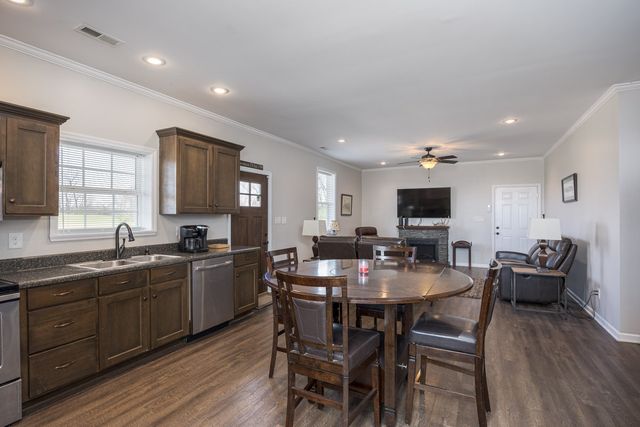 1690 Ramblewood Dr, Lewisburg, TN 37091