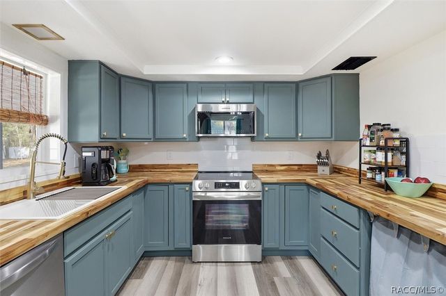 12142 Boondocks Drive, Brooksville, FL 34614