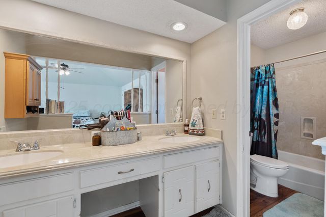 1027 SANTA FE Trail, Canyon, TX 79015