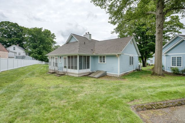 6 Bittersweet Ridge A, Middlefield, CT 06455
