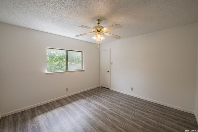 16009 HICKORY WELL DR, San Antonio, TX 78247