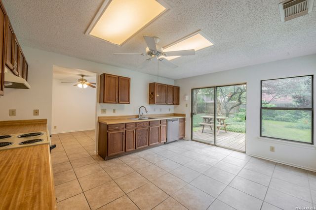 16009 HICKORY WELL DR, San Antonio, TX 78247