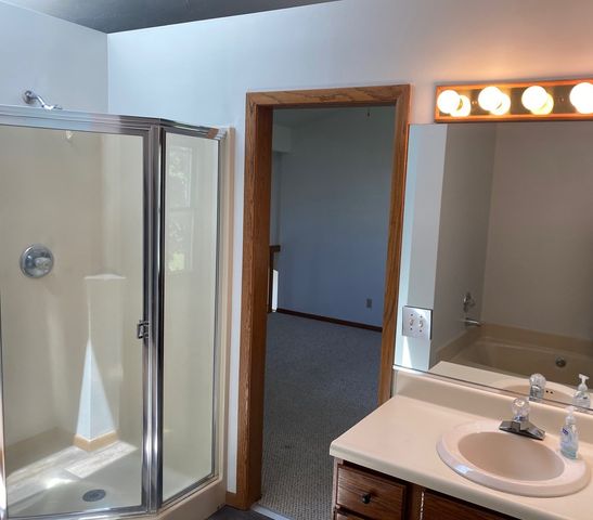 4730 Lockwood Court, Bettendorf, IA 52722