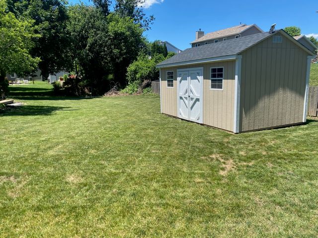 4730 Lockwood Court, Bettendorf, IA 52722