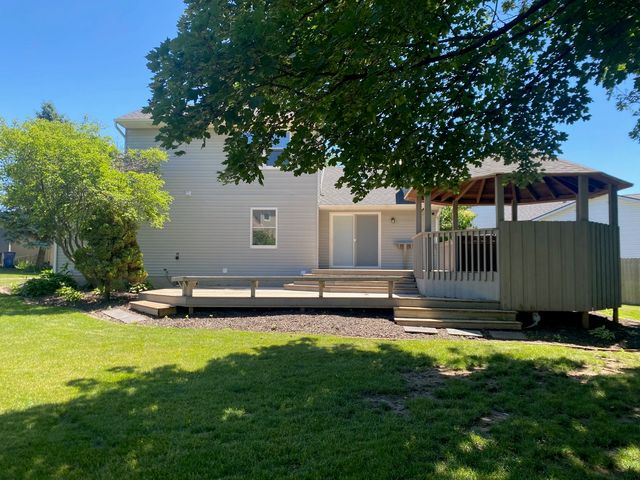 4730 Lockwood Court, Bettendorf, IA 52722