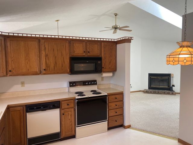 4730 Lockwood Court, Bettendorf, IA 52722