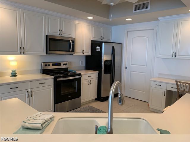 2090 W First ST 1208, Fort Myers, FL 33901