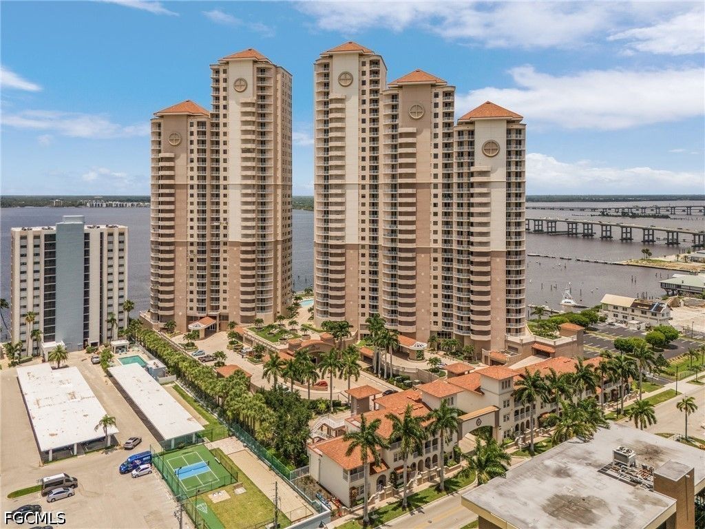 2090 W First ST 1208, Fort Myers, FL 33901