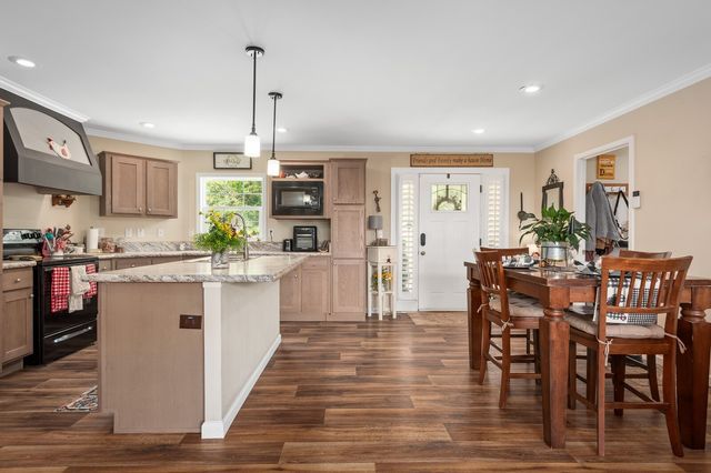 2114 Peach Orchard Rd, Culleoka, TN 38451