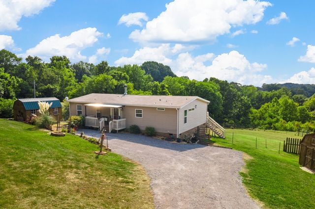 2114 Peach Orchard Rd, Culleoka, TN 38451