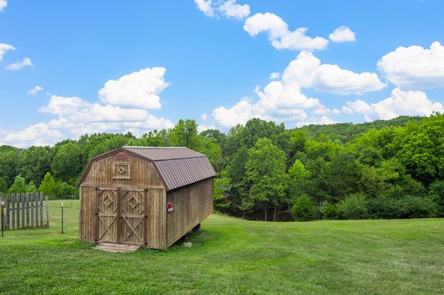 2114 Peach Orchard Rd, Culleoka, TN 38451