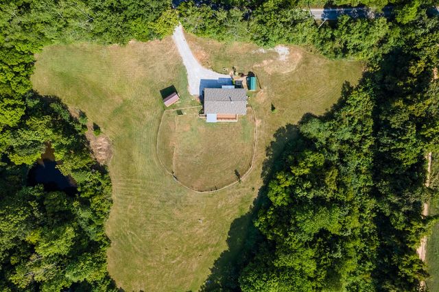 2114 Peach Orchard Rd, Culleoka, TN 38451