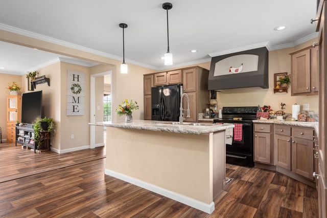 2114 Peach Orchard Rd, Culleoka, TN 38451