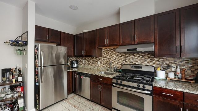 1209 Summit Ave 405, Jersey City, NJ 07307