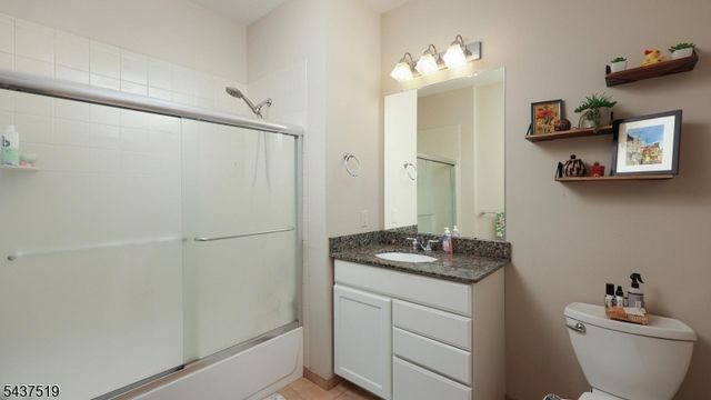 1209 Summit Ave 405, Jersey City, NJ 07307