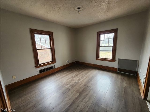 2301 Lyon Boulevard, Youngstown, OH 44514