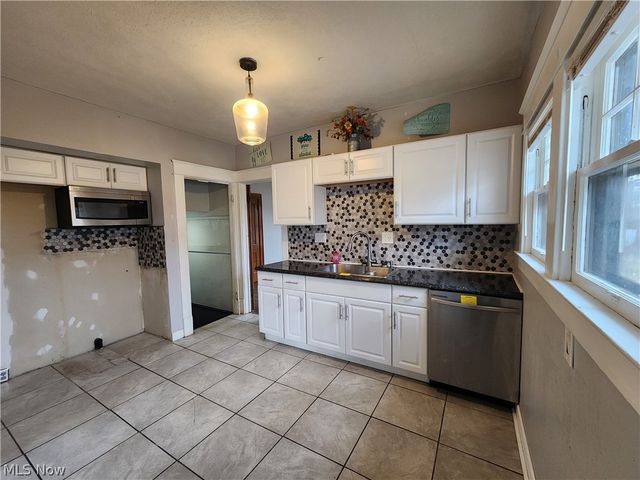 2301 Lyon Boulevard, Youngstown, OH 44514