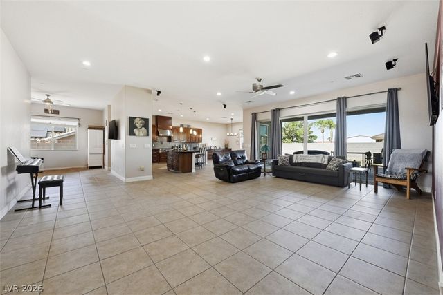 1560 Sundown Drive, Henderson, NV 89002