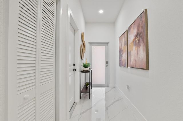 2407 NW 8 Street, Fort Lauderdale, FL 33311