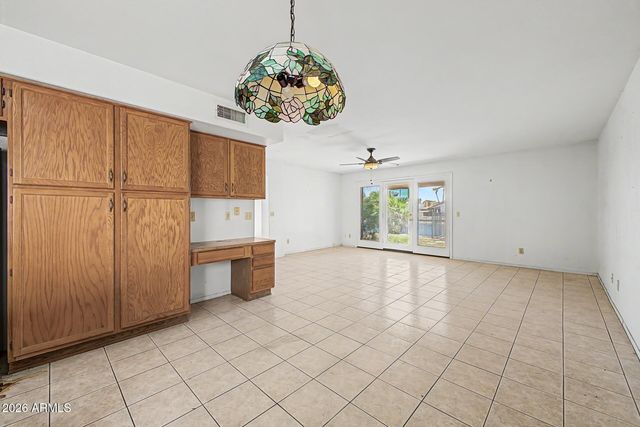 7581 W KERRY Lane, Glendale, AZ 85308