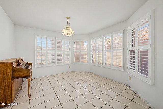 7581 W KERRY Lane, Glendale, AZ 85308