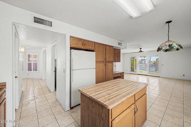 7581 W KERRY Lane, Glendale, AZ 85308