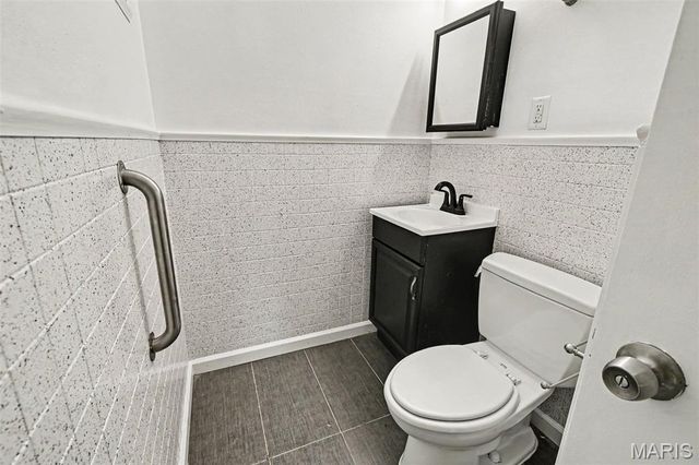 435 Saint Edward Lane, Florissant, MO 63033