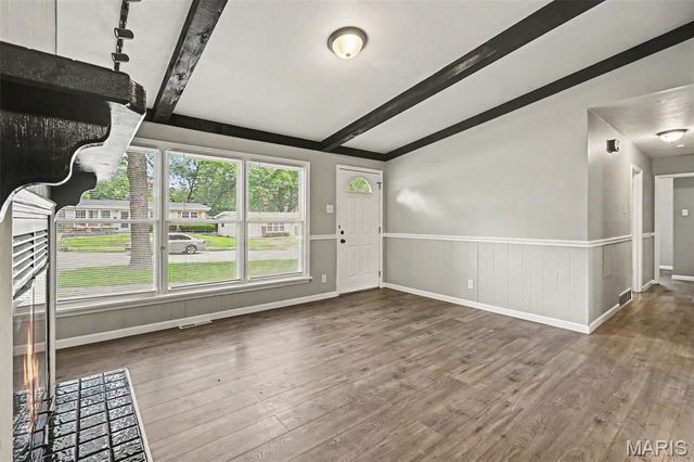 435 Saint Edward Lane, Florissant, MO 63033