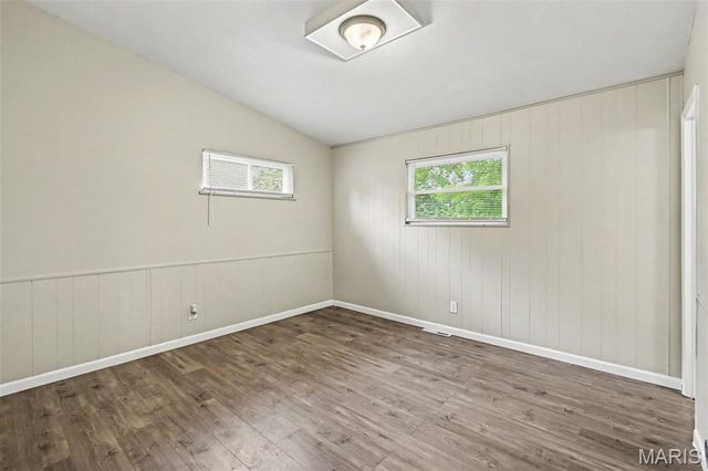 435 Saint Edward Lane, Florissant, MO 63033