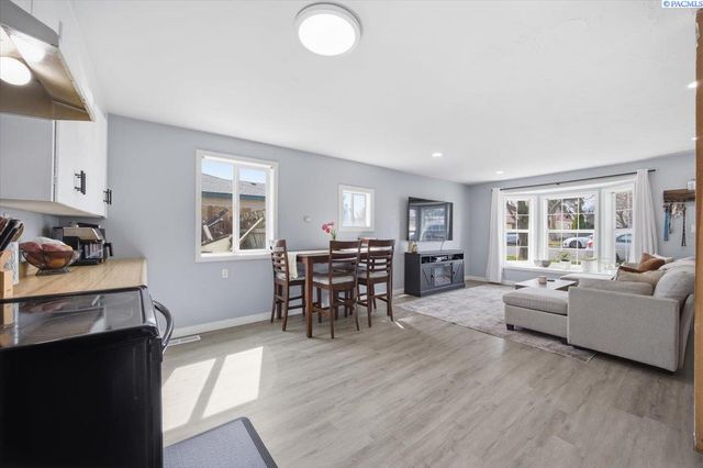 1515 N 17th Ave, Pasco, WA 99301